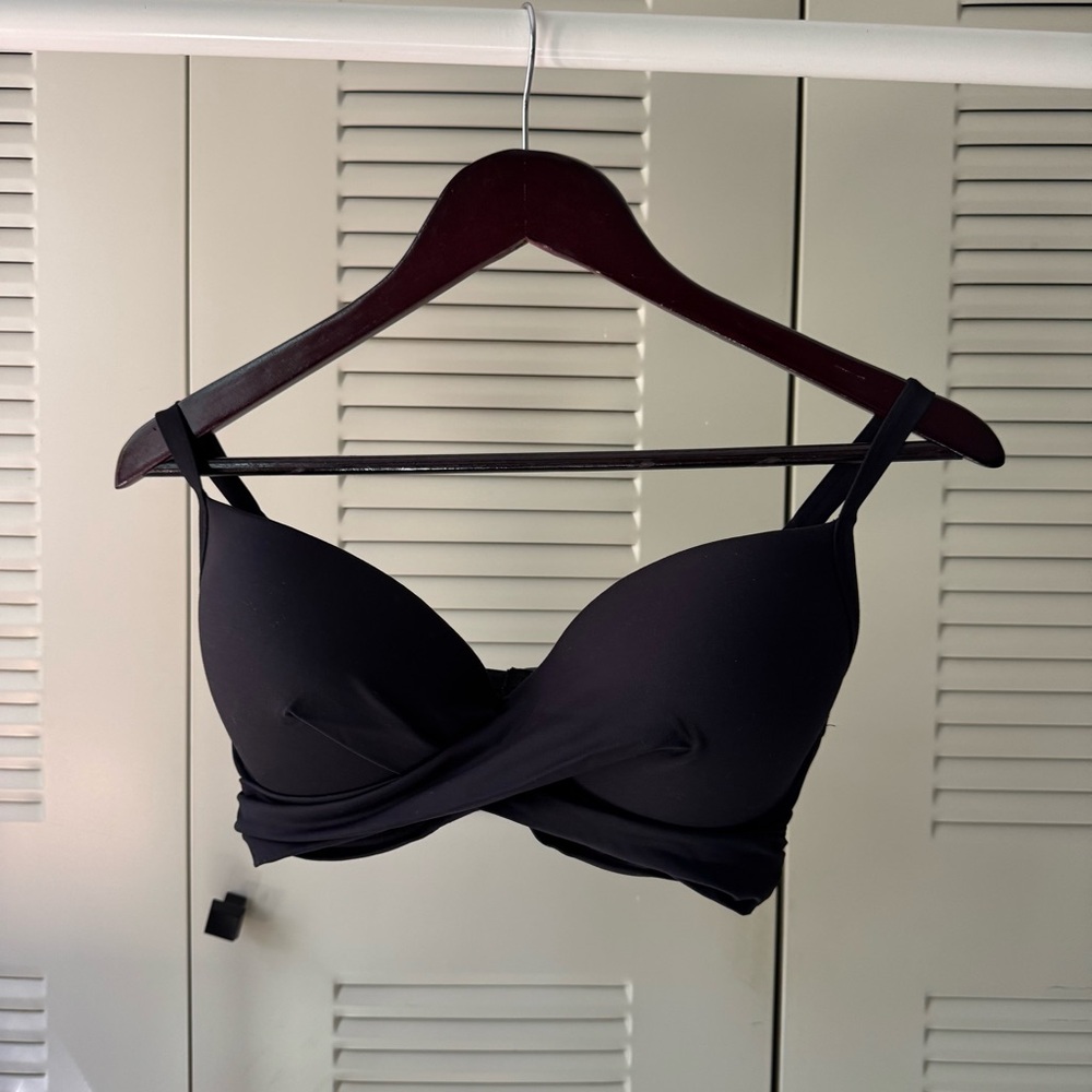 Sea Level Australia Flattering Black Bikini Swimsuit Top Size 10